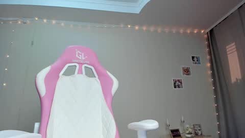 Snapshot of teeencutee chatting on February 2025 08:30:02 AM Monika --------------2 stream 700 GMT day online show from February 2025 08:30:02 AM