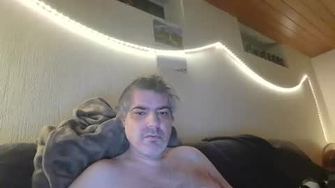 Peter online show from November 2025 06:01:01 PM