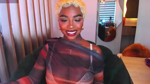 Teerry online show from November 2025 08:19:01 PM