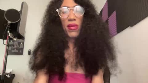 Snapshot of tehanibentley chatting on November 2025 10:51:01 PM Tehani Bentley online show from November 2025 10:51:01 PM