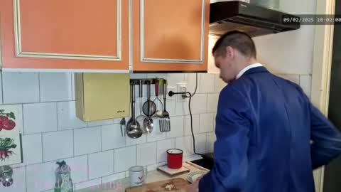 Virg Lszl online show from February 2025 05:01:01 PM