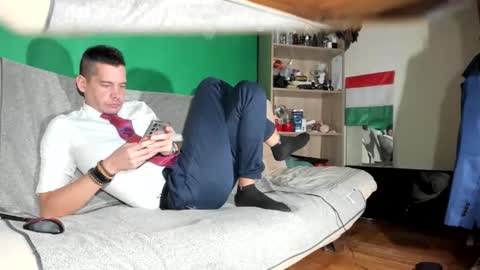 Virg Lszl online show from November 2025 01:01:01 PM