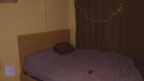 Sarah     online show from December 2025 06:11:01 AM