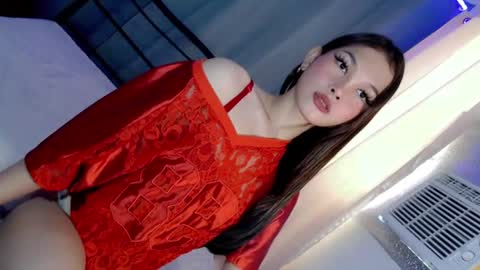 Snapshot of temptation_lily chatting on June 2026 02:33:02 AM Lily online show from June 2026 02:33:02 AM