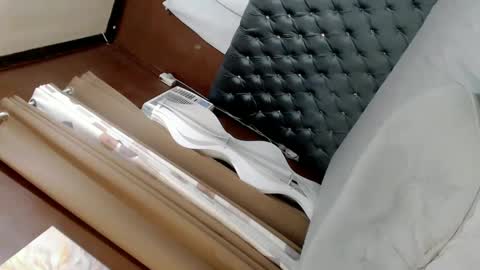 Snapshot of temptationofsex chatting on December 2024 02:31:01 AM EVA GLASSCOTT online show from December 2024 02:31:01 AM