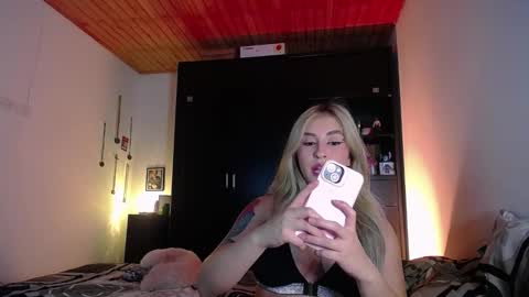 Snapshot of temptationsweet__ chatting on March 2026 08:31:01 AM Sara online show from March 2026 08:31:01 AM