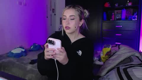 Snapshot of temptationsweet__ chatting on March 2026 05:02:02 AM Sara online show from March 2026 05:02:02 AM