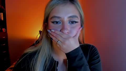 Snapshot of temptationsweet__ chatting on March 2026 08:25:01 AM Sara online show from March 2026 08:25:01 AM