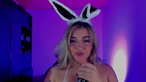 Snapshot of temptationsweet__ chatting on April 2026 06:21:01 AM Sara online show from April 2026 06:21:01 AM