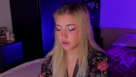 Snapshot of temptationsweet__ chatting on April 2026 03:03:01 PM Sara online show from April 2026 03:03:01 PM