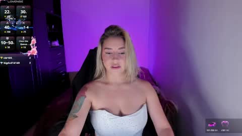 Snapshot of temptationsweet__ chatting on May 2026 01:29:01 PM Sara online show from May 2026 01:29:01 PM