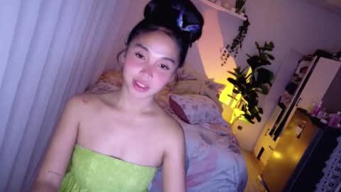 Snapshot of temptessa20 chatting on November 2025 03:28:02 PM temptessa20 online show from November 2025 03:28:02 PM