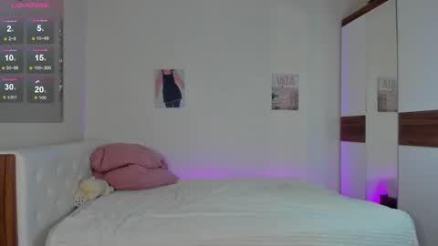 Snapshot of tender_babyy chatting on January 2025 05:49:02 PM Sexy girl Li online show from January 2025 05:49:02 PM