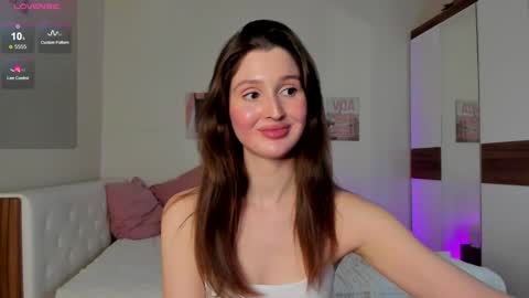 Snapshot of tender_babyy chatting on January 2025 02:39:01 PM Sexy girl Li online show from January 2025 02:39:01 PM