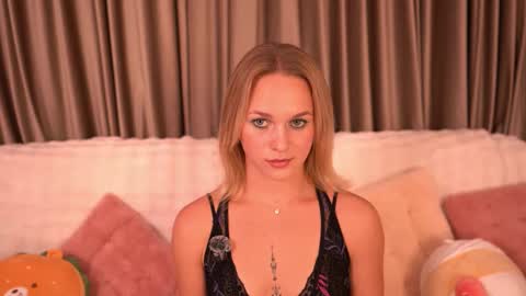 Ellis online show from November 2025 06:21:01 PM