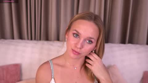 Ellis online show from December 2025 06:15:01 PM