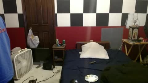 Snapshot of terdy2366 chatting on December 2024 01:18:01 AM terdy2366 online show from December 2024 01:18:01 AM