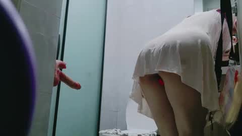 Snapshot of teresaxu95 chatting on November 2025 04:03:02 AM robin moon online show from November 2025 04:03:02 AM