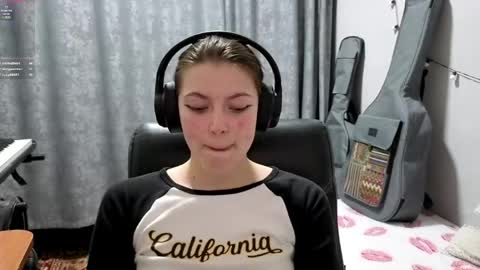 Anny Simpson online show from April 2026 09:39:33 PM