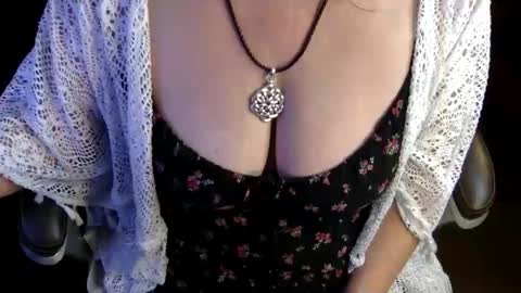 Snapshot of tessa_foxxx chatting on November 2025 02:45:02 AM tessa_foxxx online show from November 2025 02:45:02 AM