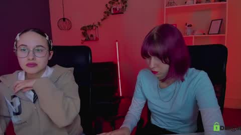 Snapshot of tessa_tea chatting on April 2026 07:33:02 PM tessa_tea online show from April 2026 07:33:02 PM