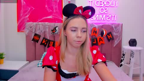 Tessa 3 online show from October 2025 01:20:02 AM