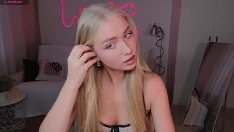 TessaHamilton online show from March 2026 09:50:01 AM