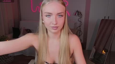 Snapshot of tessahamilton chatting on March 2026 02:10:01 PM TessaHamilton online show from March 2026 02:10:01 PM