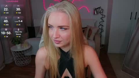 Snapshot of tessahamilton chatting on April 2026 10:13:01 AM TessaHamilton online show from April 2026 10:13:01 AM