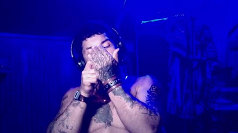 Snapshot of testotease chatting on January 2025 02:01:01 AM Milo online show from January 2025 02:01:01 AM