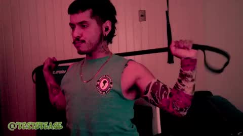 Snapshot of testotease chatting on September 2025 09:28:02 PM Milo online show from September 2025 09:28:02 PM