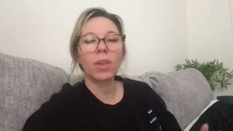 Daphne Summers online show from November 2025 04:18:02 PM