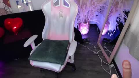 teylo_80as online show from April 2026 07:07:02 PM