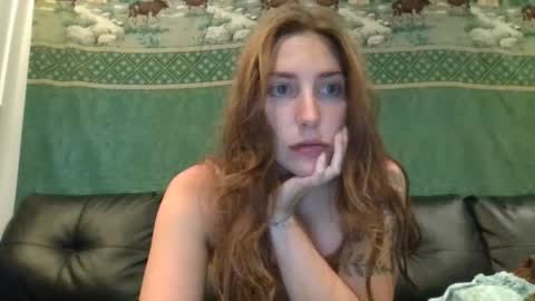 Snapshot of tfeather0532 chatting on August 2026 04:44:02 AM Tessa online show from August 2026 04:44:02 AM