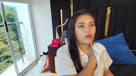 Snapshot of thaisadara24 chatting on April 2026 09:56:01 PM T H A I S online show from April 2026 09:56:01 PM