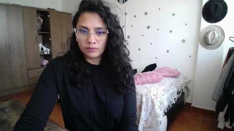 Snapshot of thaliacooper chatting on October 2025 07:10:02 PM online show from October 2025 07:10:02 PM