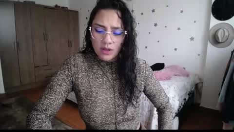 Snapshot of thaliacooper chatting on October 2025 09:52:01 PM online show from October 2025 09:52:01 PM