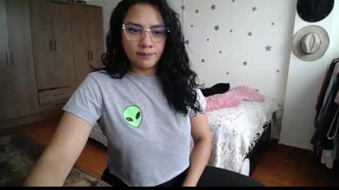 Snapshot of thaliacooper chatting on October 2025 06:32:01 PM online show from October 2025 06:32:01 PM