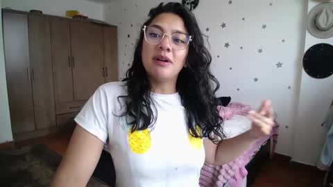 Snapshot of thaliacooper chatting on December 2025 06:49:01 PM online show from December 2025 06:49:01 PM