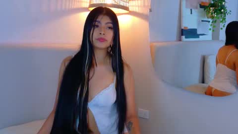 Snapshot of thalianarosse chatting on March 2026 04:06:01 AM thalianarosse online show from March 2026 04:06:01 AM