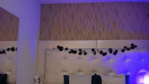 ThaliaWest online show from December 2025 07:10:01 PM