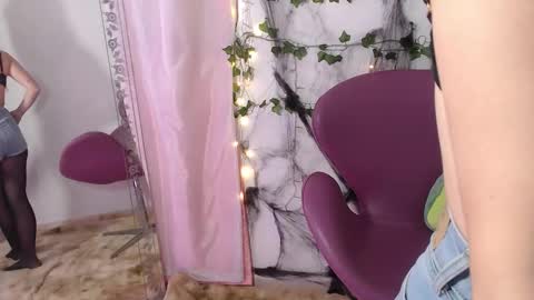 Snapshot of thamarajane1 chatting on November 2025 11:49:02 PM online show from November 2025 11:49:02 PM