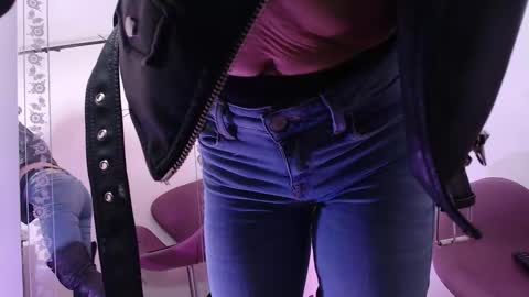 Snapshot of thamarajane1 chatting on November 2025 01:14:02 PM online show from November 2025 01:14:02 PM