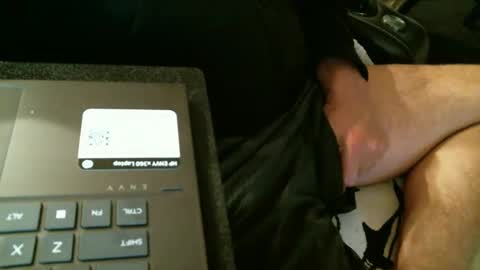 Snapshot of thameslee chatting on December 2024 03:14:02 AM Thames online show from December 2024 03:14:02 AM