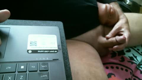 Snapshot of thameslee chatting on December 2024 05:53:02 PM Thames online show from December 2024 05:53:02 PM