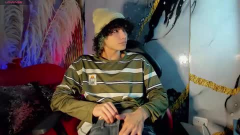 thanier_18 online show from May 2026 07:11:02 PM