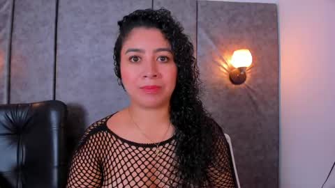 thara webstter online show from April 2026 11:37:01 AM