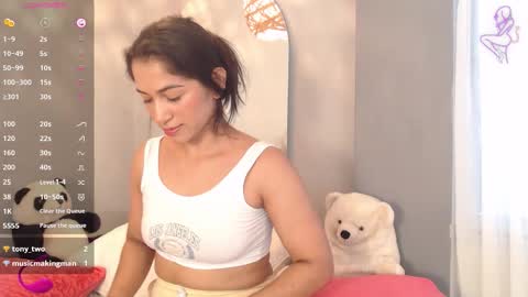 THAYSSA ROSS online show from November 2025 07:37:01 PM