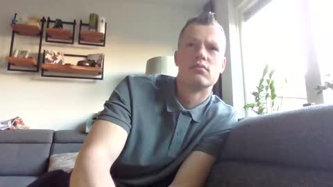 Snapshot of the___rocky200 chatting on April 2026 07:00:02 AM Dennis online show from April 2026 07:00:02 AM