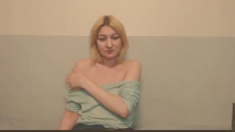 Snapshot of the_basic_instinctt chatting on April 2026 12:00:01 AM Eva online show from April 2026 12:00:01 AM